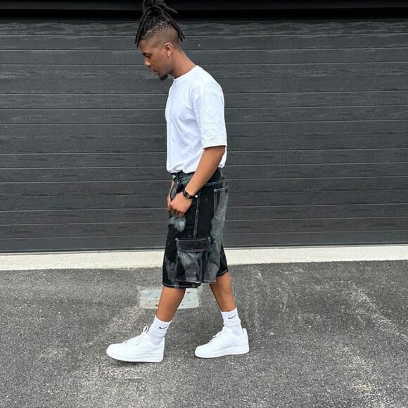 NWT Zara Bleached Regular Fit Denim Cargo Shorts Size 30 - Picture 2 of 9